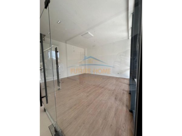 Qera , Ambient Biznesi, Rruga "Mine Peza" , Tiranë, 44 m² 1.000 €