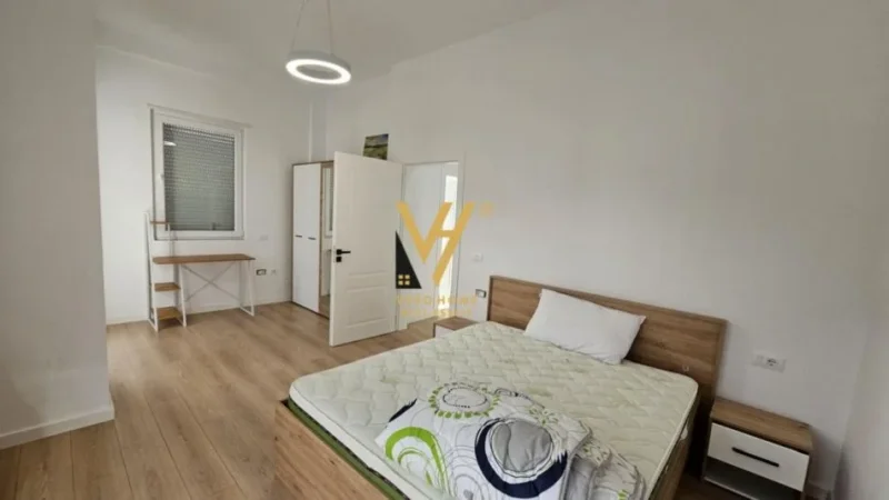 Tirane, jepet me qera Vile 2 Katshe Kati 0, 250 m² 2.500 € (MJULL BATHORE)