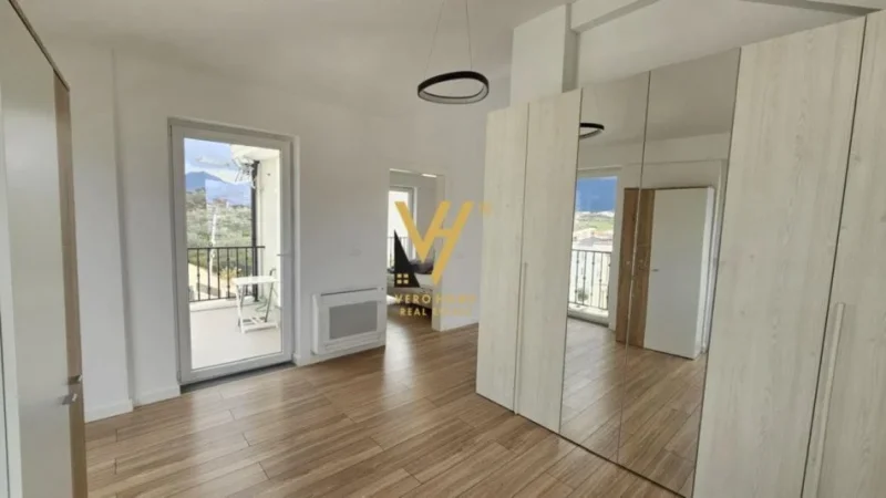 Tirane, jepet me qera Vile 2 Katshe Kati 0, 250 m² 2.500 € (MJULL BATHORE)