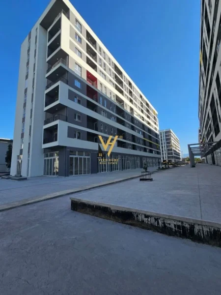 Tirane, shitet apartament 2+1+Ballkon Kati 1, 96 m² 108.000 € (UNIVERS CITY)