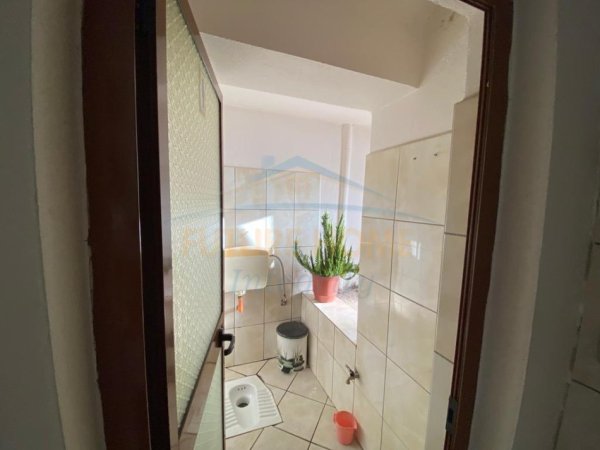 0683487469 Tirane, jepet me qera ambjent biznesi Kati 0, 305 m² 2.500 € (Sauk , Rruga Ahmet Duhanxhiu)
