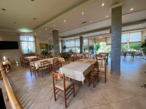 0683487469 Tirane, jepet me qera ambjent biznesi Kati 0, 305 m² 2.500 € (Sauk , Rruga Ahmet Duhanxhiu)