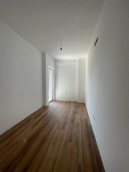 Tirane, shitet apartament 3+1 Kati 3, 133 m² 133.200 € (diellon rezidenc)
