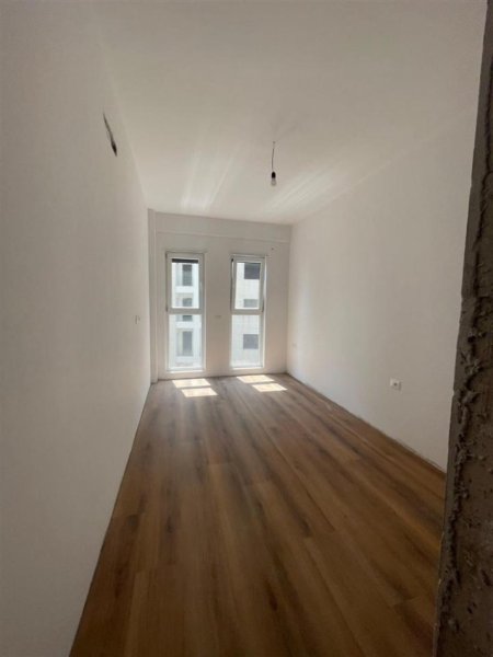 Tirane, shitet apartament 3+1 Kati 3, 133 m² 133.200 € (diellon rezidenc)