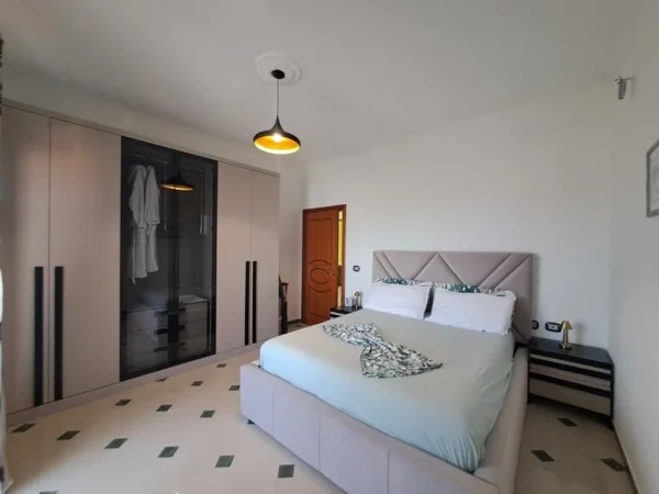0683487469 Tirane, jepet me qera apartament 2+1 Kati 2, 144 m² 550 € (SELITE)