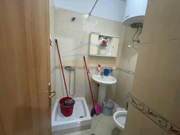 0683487469 Tirane, jepet me qera apartament 2+1 Kati 5, 97 m² 650 € (Kodra e Diellit , Rruga Rrapo Hekali)