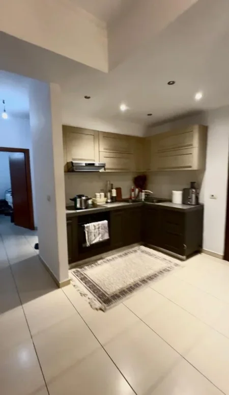 Tirane, shitet apartament 2+1+Ballkon Kati 4, 90 m² 125.000 € (joklin persi)