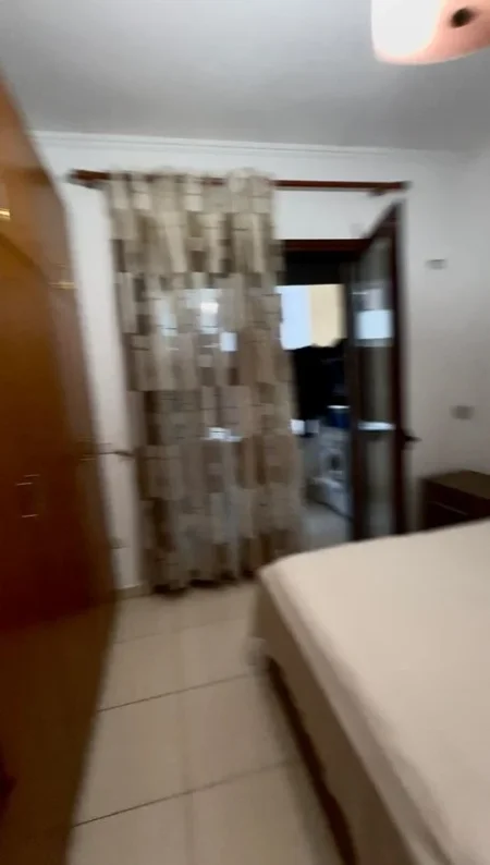 Tirane, shitet apartament 2+1+Ballkon Kati 4, 90 m² 125.000 € (joklin persi)