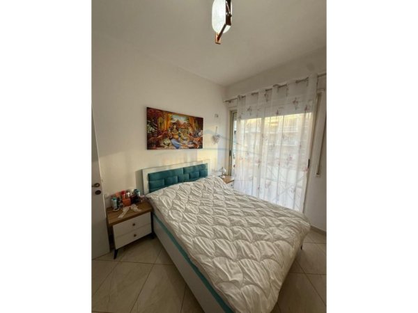 Tirane, jepet me qera apartament 1+1 Kati 5, 56 m² 490 € (kompleksin Golden Park 3.)