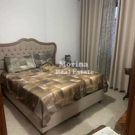 Tirane, jepet me qera apartament 1+1 Kati 4, 65 m² 650 € (Qender – 9 Kateshet)