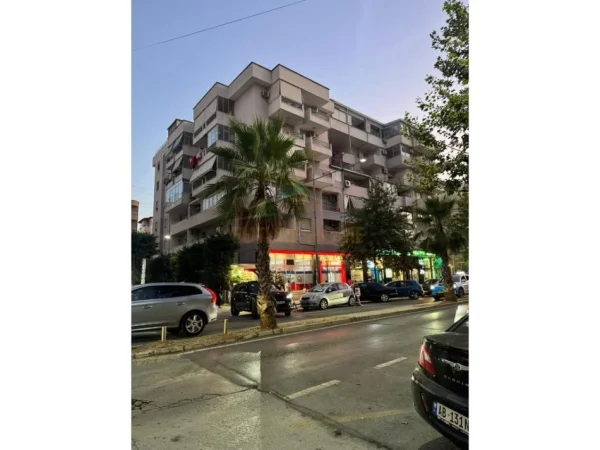 Durres, shitet ambjent biznesi , 100 m² 180.000 € 