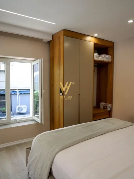 Tirane, jepet me qera apartament 1+1+Ballkon Kati 1, 100 m² 1.200 € (RRUGA E DIBRES)