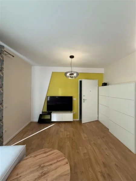 Tirane, jepet me qera apartament 1+1 Kati 4, 85 m² 750 € (xhamlliku)