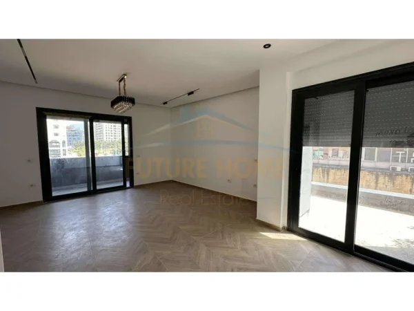 0683487469 Tirane, shitet apartament 3+1 Kati 1, 130 m² 240.000 € (Residenca OASIS)