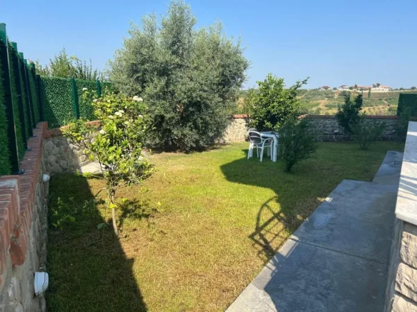 Tirane, jepet me qera Vile 3 Katshe Kati 3, 323 m² 1.500 € (Lunder)