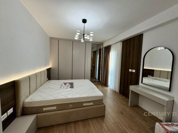 Tirane, jepet me qera apartament 2+1 Kati 8, 100 m² 1.200 € (21 Dhjetori)