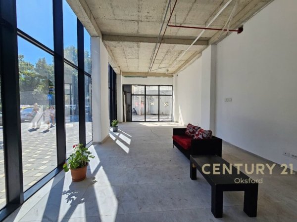 Tirane, jepet me qera ambjent biznesi Kati 0, 60 m² 1.601 € (Kamez)