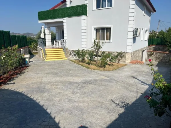 Tirane, shitet Vile 3+1+Ballkon Kati 3, 323 m² (TEG)