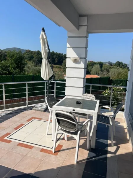 Tirane, shitet Vile 3+1+Ballkon Kati 3, 323 m² (TEG)