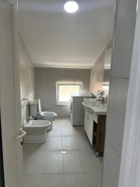 Tirane, shitet Vile 3+1+Ballkon Kati 3, 323 m² (TEG)