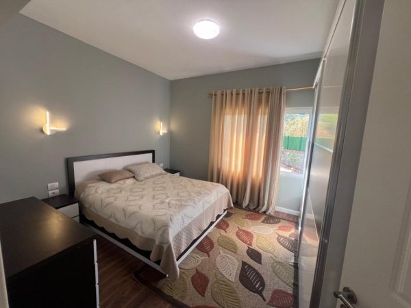 Tirane, shitet Vile 3+1+Ballkon Kati 3, 323 m² (TEG)