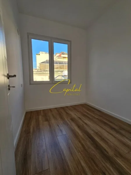 Tirane, shitet apartament 2+1 Kati 5, 65 m² 167.000 € (RRUGA E KAVAJES)