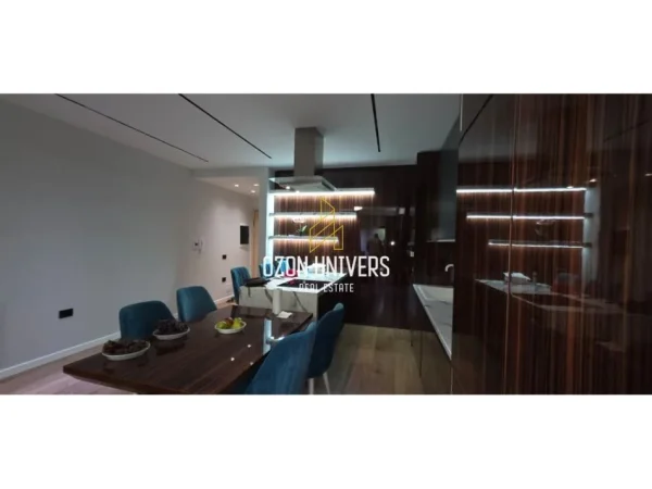 Tirane, jepet me qera apartament 2+1 Kati 2, 120 m² 800 € (Green City Rezidence , Astir)