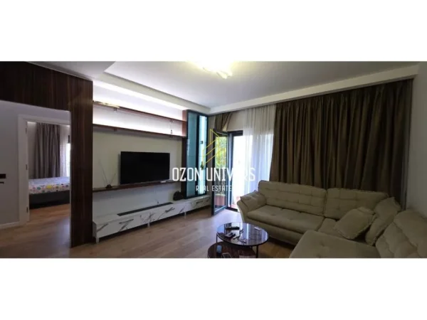 Tirane, jepet me qera apartament 2+1 Kati 2, 120 m² 800 € (Green City Rezidence , Astir)