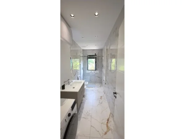 Tirane, jepet me qera apartament 2+1 Kati 2, 120 m² 800 € (Green City Rezidence , Astir)