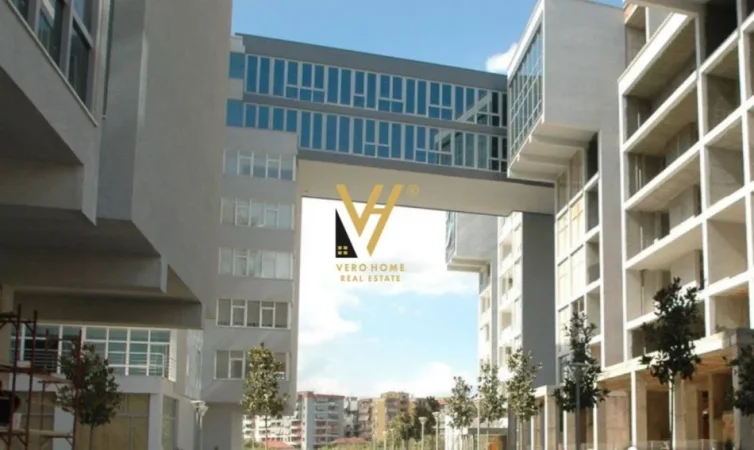 Tirane, shitet apartament 2+1+Ballkon Kati 4, 96 m² 300.000 € (KOMUNA E PARISIT)