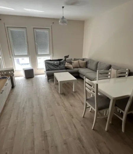 Tirane, jepet me qera apartament 2+1 Kati 2, 90 m² 600 € (CONCORD CENTER)