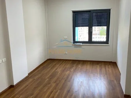 Shitet, Apartament 3+1+2, Zogu i Zi, Tirane. AREA57027