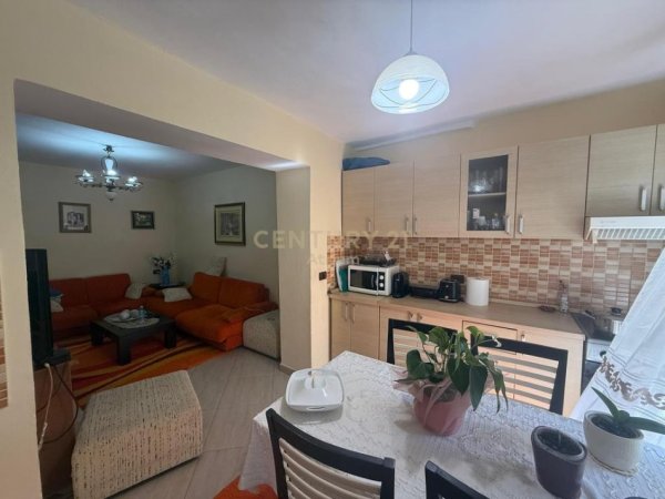 Tirane, shitet apartament 3+1+Ballkon Kati 2, 95 m² 155.000 € (Oxhaku)