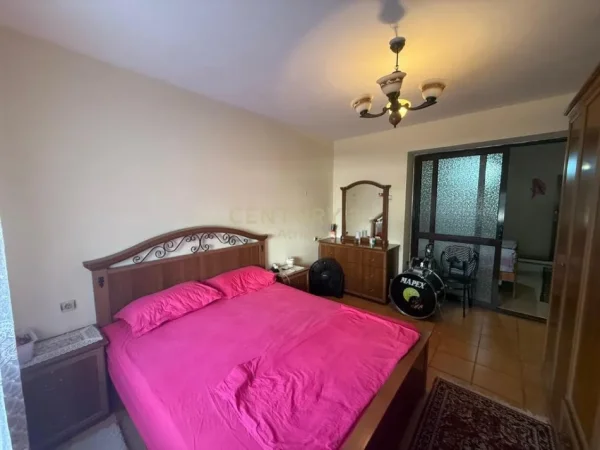 Tirane, shitet apartament 3+1+Ballkon Kati 2, 95 m² 155.000 € (Oxhaku)