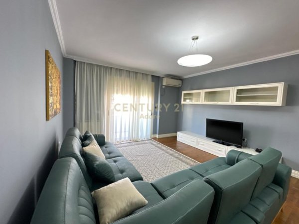Tirane, jepet me qera apartament 2+1 Kati 5, 112 m² 1.000 € (Liqeni i Thate)