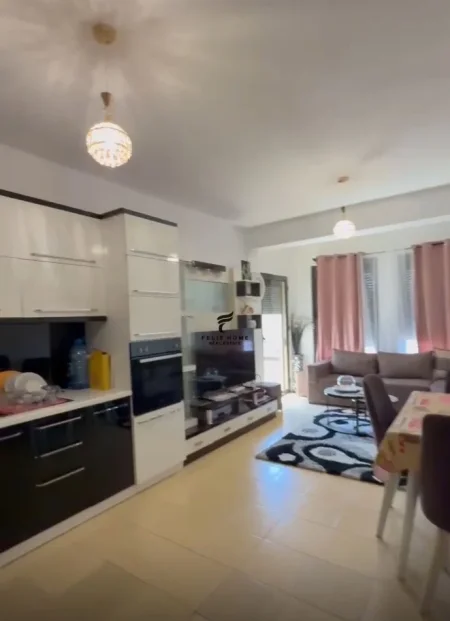 Tirane, jepet me qera apartament 2+1 Kati 6, 75 m² 450 € (YZBERISHT)