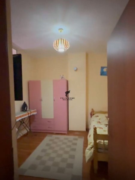 Tirane, jepet me qera apartament 2+1 Kati 6, 75 m² 450 € (YZBERISHT)