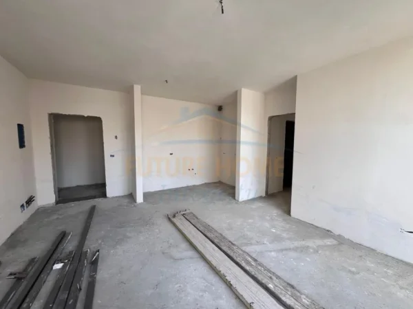 Tirane, shitet apartament 2+1+Ballkon Kati 2, 114 m² 410.400 € (Rruga e elbasanit)