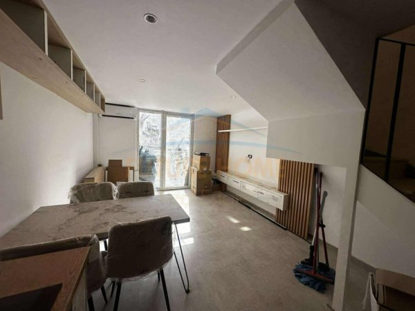Tirane, shitet apartament duplex 1+1 Kati 1, 67 m² 95.000 €