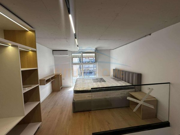 Tirane, shitet apartament duplex 1+1 Kati 1, 67 m² 95.000 €