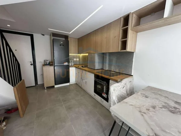 Tirane, shitet apartament duplex 1+1 Kati 1, 67 m² 95.000 €