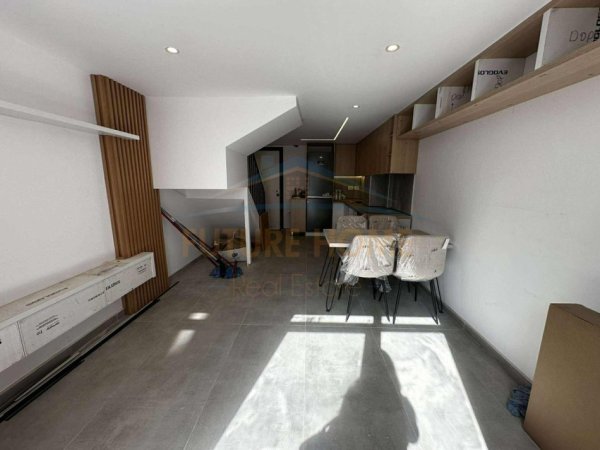Tirane, shitet apartament duplex 1+1 Kati 1, 67 m² 95.000 €
