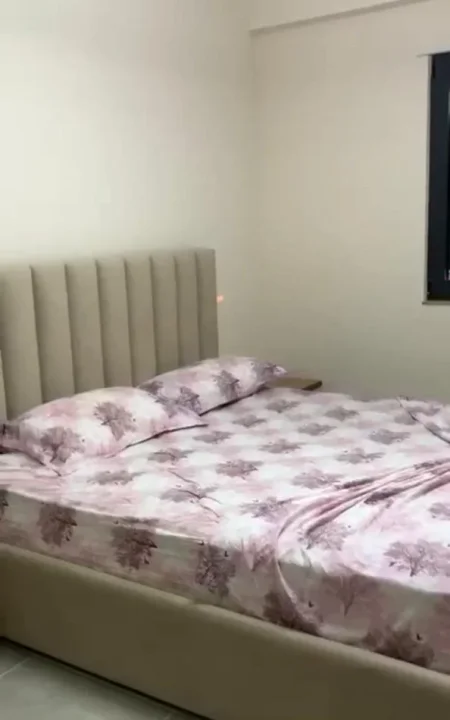 Tirane, jepet me qera apartament 2+1+Aneks+Ballkon Kati 4, 104 m² 700 € 