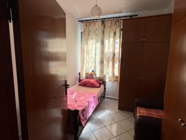 Tirane, jepet me qera apartament 2+1+Ballkon Kati 3, 74 m² 511 € (Brryli)