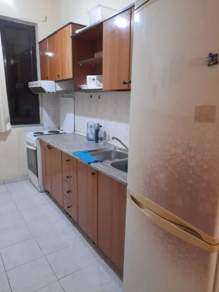 Shqiperi, jepet me qera apartament 1+1 Kati 2, 63 m² 560 € (BULEVARDI ZOGU PARE)