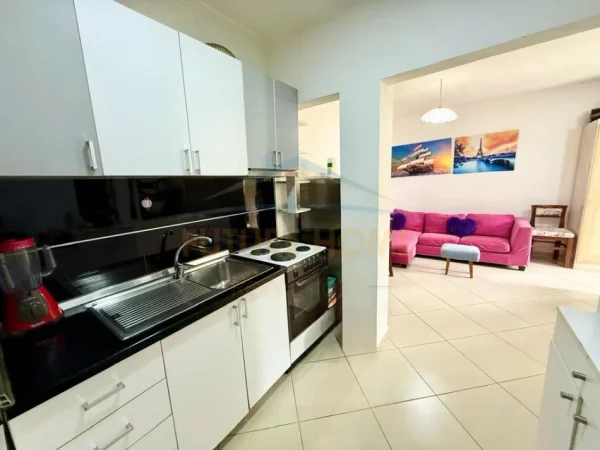 0683487469 Tirane, jepet me qera garsonier 1+1 Kati 4, 40 m² 460 € (21 Dhjetori , Prane Auto Kadiu)