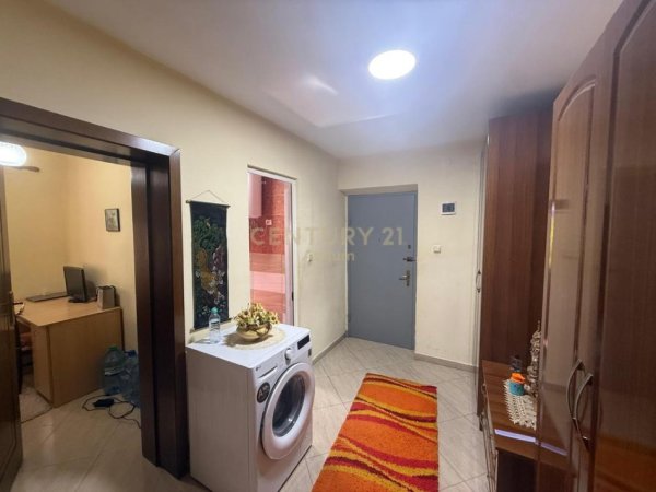 Tirane, shitet apartament 3+1+Ballkon , 95 m² 155.000 €