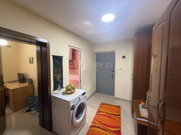 Tirane, shitet apartament 3+1+Ballkon , 95 m² 155.000 €