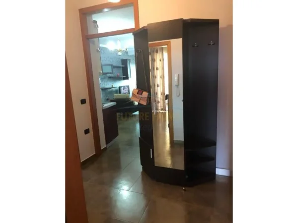 Tirane, jepet me qera apartament 2+1 Kati 5, 80 m² 650 € 