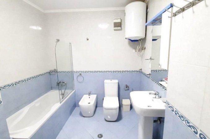Tirane, jepet me qera apartament 2+1+Ballkon Kati 3, 115 m² 700 € (ZOGU I ZI)